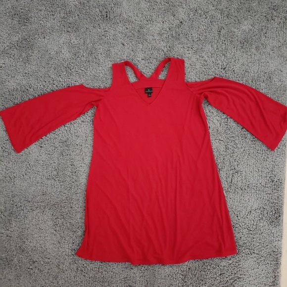 Red open shoulder dress - Picture 3 of 3